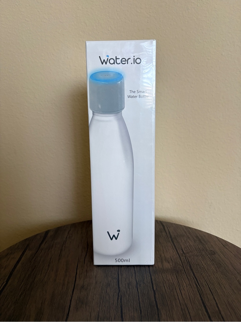 Smart Water Bottle - White with Blue Cap